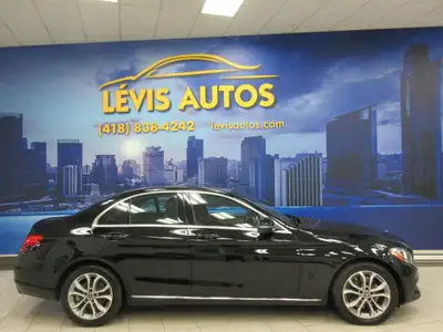 MERCEDES BENZ C300 2017 4MATIC AWD TOUT ÉQUIPÉ / TOIT OUVRANT ÉLECTRIQUE PANORAMIQUE / CAMÉRA DE REC...
