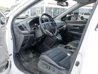 Discover premium comfort and all-weather confidence with the 2021 Honda CR-V Touring AWD. Finished i... (image 7)
