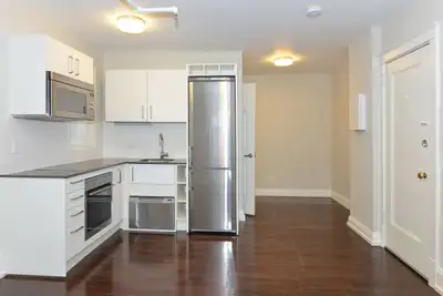 renovated bachelor, Wellesley and Church - ID 67, View more