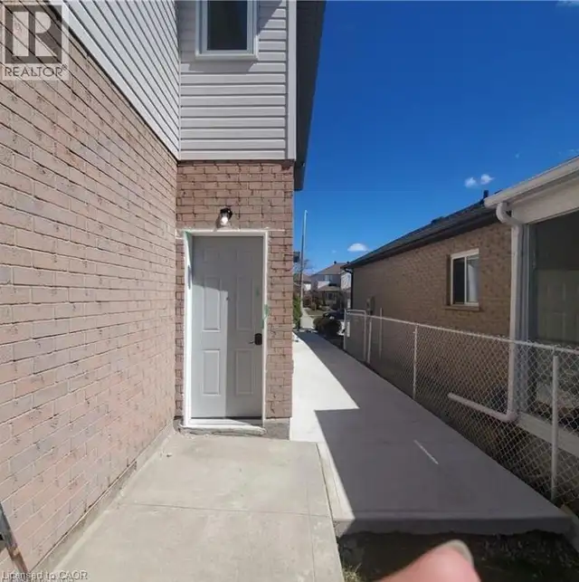 59 HIGHGATE Road Unit# 2 Kitchener, Ontario in Long Term Rentals in Kitchener / Waterloo - Image 4