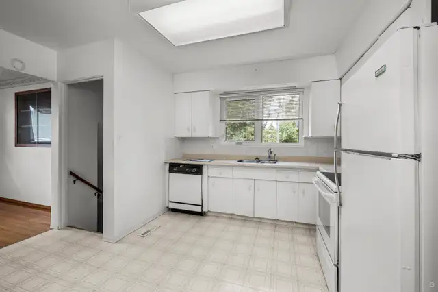 Well Maintained Crescent Heights Bungalow63010224491779123