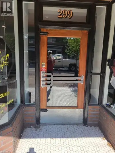 Are you looking for space to run your health and fitness studio? Yoga, Boxing, Martial arts? This hi...
