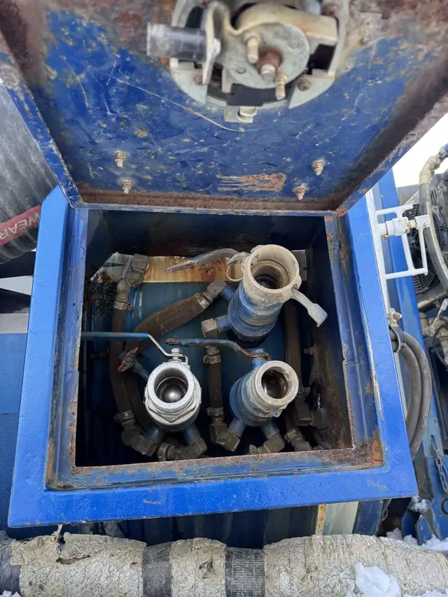 2012 KENWORTH T800 in Heavy Trucks in Saskatoon - Image 41