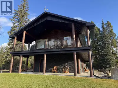 If you have been searching for a nice little acreage with the most stunning mountain views - well yo...