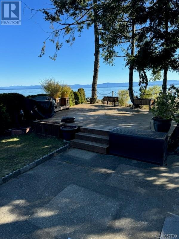 10 6050 Island Hwy Qualicum Beach, British Columbia in Condos for Sale in Parksville / Qualicum Beach