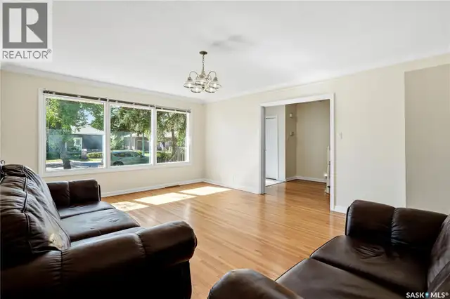 49 SCOTT STREET Regina, Saskatchewan in Houses for Sale in Regina - Image 9