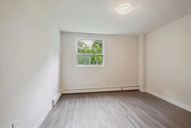 Pontiac Court Lowrise - 2 Bedroom available at 1202 Pontiac Cour in Long Term Rentals in Sarnia - Image 17
