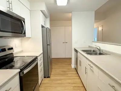 Wellington Grand 2 Bed / 2 Bath Available for JULY/AUG MOVE IN, View more