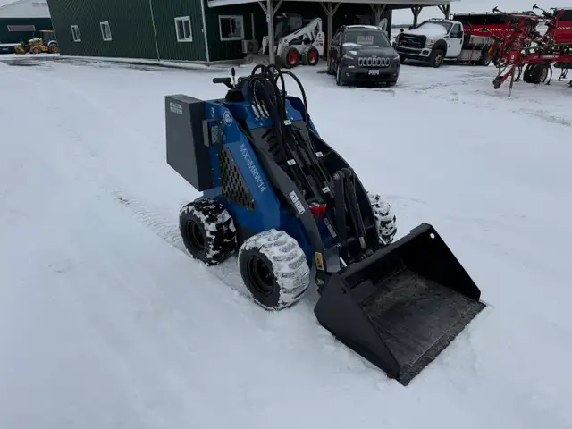2026 AGT Industrial 1 Ton Stand On Gas Skid Steer (Tracked & Whe in Heavy Equipment in Ottawa - Image 8