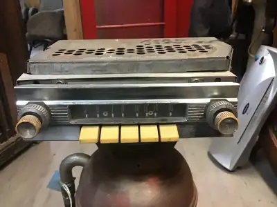 Ancien radio Ford 1954-1955, View more