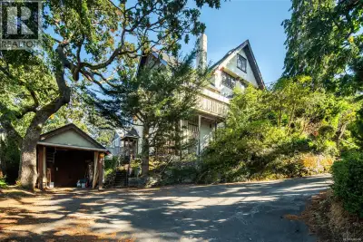 REVENUE PROPERTY Priced below the assessed Value! A rare opportunity to create your ideal living arr...