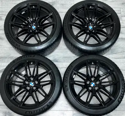 ****BRAND NEW DEALER TAKE OFFS**** Selling a beautiful set of *Brand New* original 2024 BMW M2 19 /...