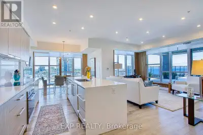 Welcome to Penthouse 707 at 16 Concord Place a truly stunning top-floor suite in the heart of Grimsb...