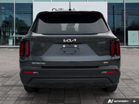 This Kia Sorento delivers a Regular Unleaded I-4 2.5 L/152 engine powering this Automatic transmissi... (image 3)