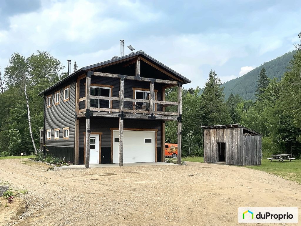 $396,000 - Bungalow for sale in Grandes-Piles — photo 1