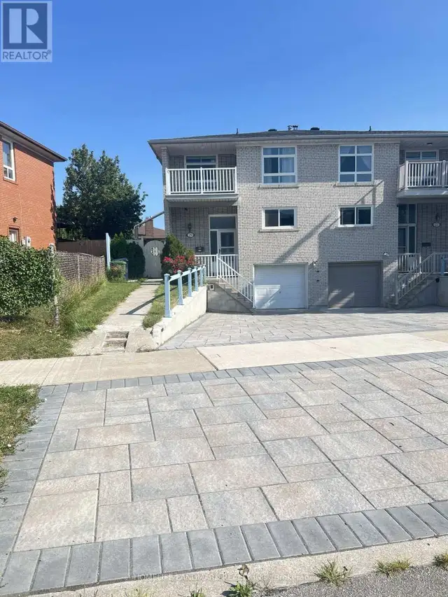 29 Tillplain Road Toronto (Bathurst Manor), Ontario, photo 3 of 4