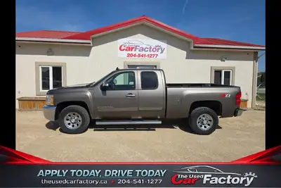 Only 96,379 KM 4.8L V-8 4X4 Rebuild title. Professionally rebuilt, with new safety and body integrit...
