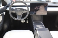 ACCIDENT FREE Dual Motor AWD Elevate Your Drive With This 2022 Tesla Model Y Performance AWD. This E... (image 9)