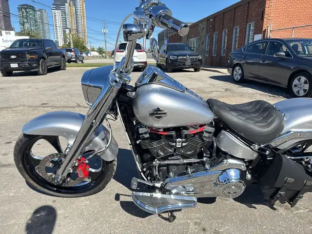 2022 Harley-Davidson Fat Boy ~ STAGE II ~ V&H EXHAUST ~ CUSTOM P in Street, Cruisers & Choppers in City of Toronto - Image 19