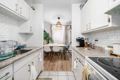 Appartement 4 et demi dans un immeuble situé directement derrière le Cégep de Lévis-Lauzon, dans un...