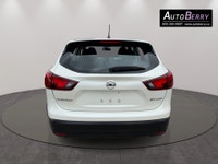 2018 Nissan Qashqai SV AWD White on Black Interior • 2.0L • AWD • ECO Mode • Auto • A/C • Dual-Zone... (image 6)