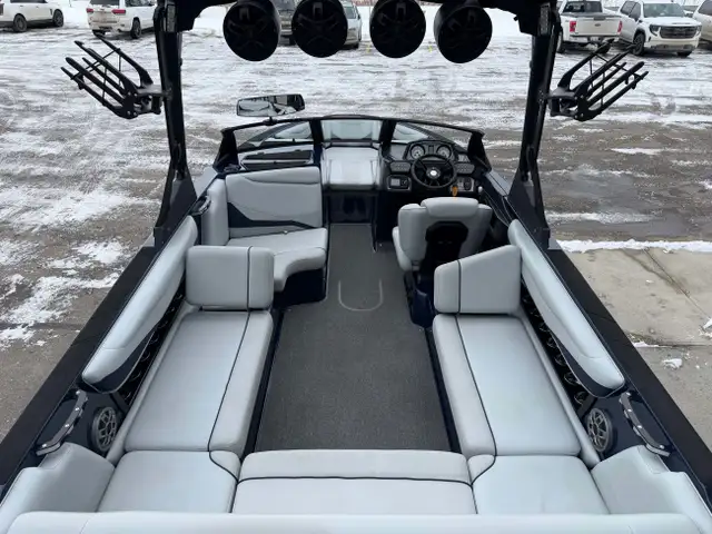2020 Axis T23 in Powerboats & Motorboats in Saskatoon - Image 10