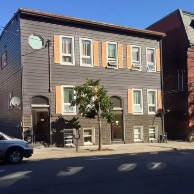 130 Charlotte #4 - Uptown Bachelor, H/L included