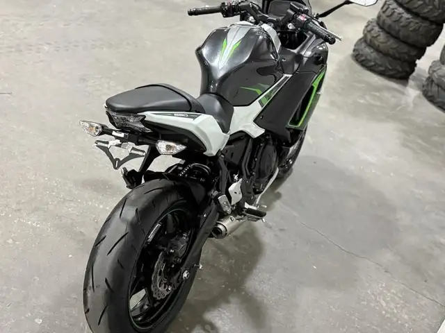 2022 Kawasaki Ninja 650 Pearl Robotic White in Sport Bikes in St. Albert - Image 6