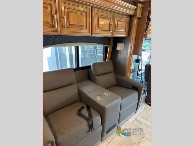 2019 Thor Motor Coach Tuscany 45MX only 020,049 Miles in RVs & Motorhomes in Moncton - Image 77