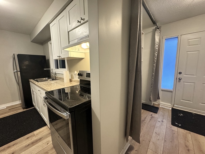 Welcoming 2 Bedroom Upper Unit in Letitia Heights 4