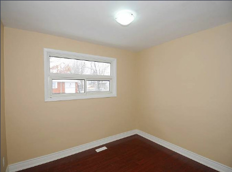 Furnish main floor room rent at Markham in Room Rentals & Roommates in City of Toronto - Image 2