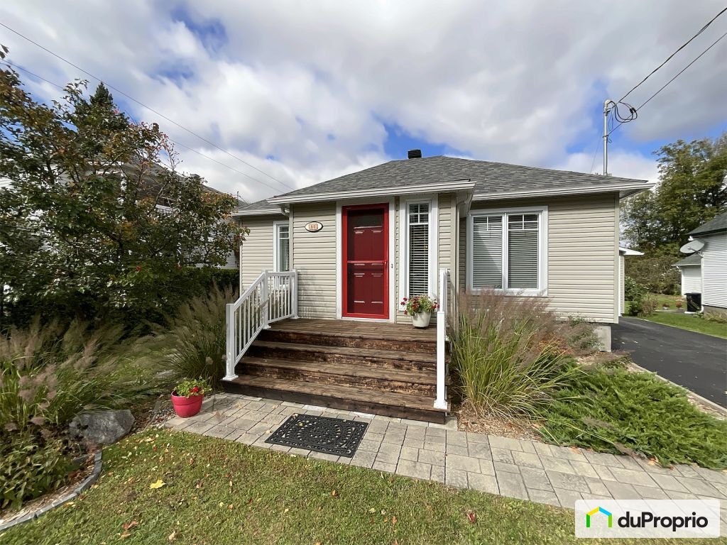 $499,990 - Bungalow for sale in Waterloo — photo 1