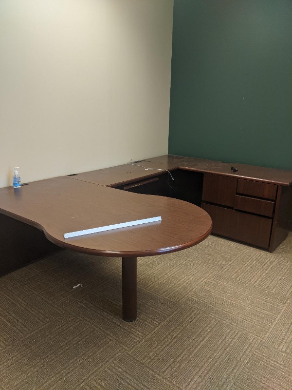 Free solid oak deskpick up on Antares in Nepean Desks Ottawa Kijiji