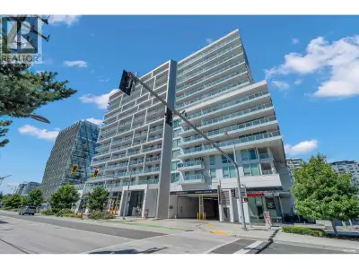Luxury living at Paramount Tower in the heart of Richmond! This rarely occupied, like-new corner uni...