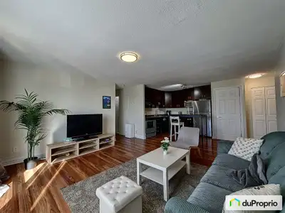 Ce condo est situé dans un environnement familial, à proximité de l'école secondaire Grande-Rivière,...