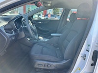 No Accidents, Power Seats, Keyless Entry, Apple CarPlay, Android Auto, Lane Keep Assist, Forward Col... (image 8)