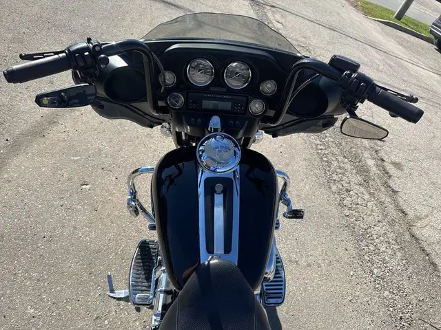 2011 Harley-Davidson Street Glide ~ ELECTRA GLIDE LTD ~ 103CI ~  in Sport Touring in City of Toronto - Image 22