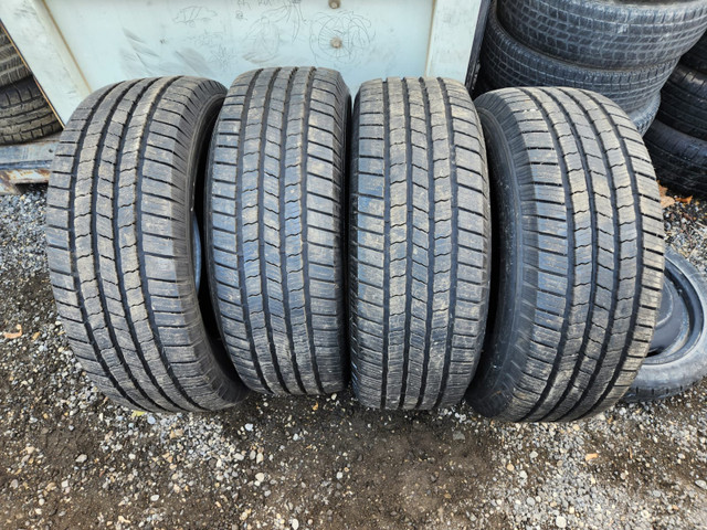 265 60 18 - MICHELIN - LIKE NEW - ALL SEASON - SET OF 4 in Tires & Rims in Kitchener / Waterloo