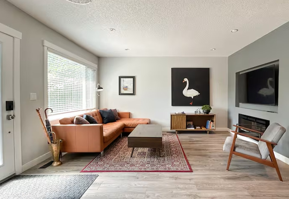 FOR RENT: Spacious 3-Bedroom, 2-Bathroom Home in Calgary  1746 3 2