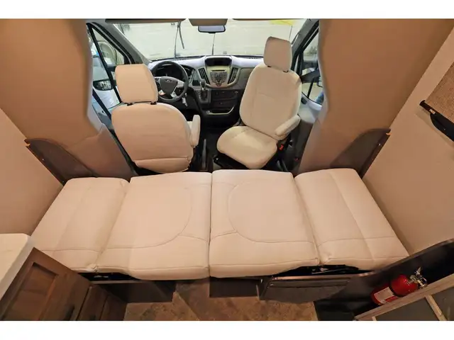 2021 Forest River Sunseeker Forester 2380 B+ DIESEL Full paint in RVs & Motorhomes in Laval / North Shore - Image 14