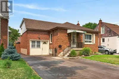 Tastefully presented, exceptionally well maintained 1.5 storey home located in preferred Hamilton Mo...