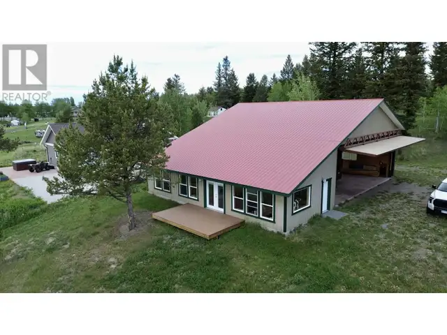 5574 LAKESIDE COURT 100 Mile House, British Columbia in Houses for Sale in 100 Mile House - Image 2
