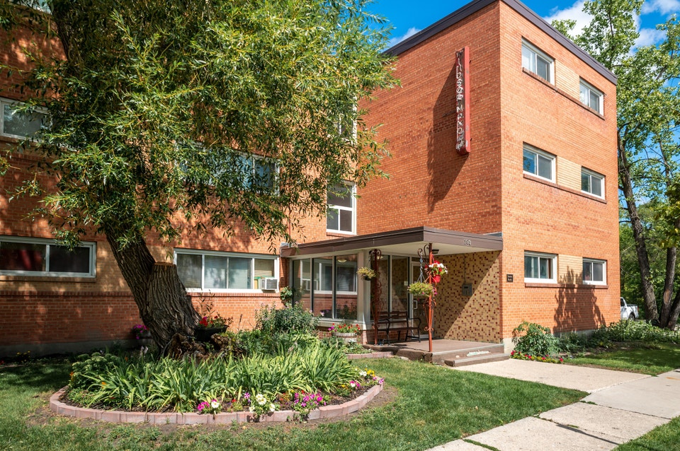 193 Fernwood Ave- Windsor Manor- 1 Bedroom 2
