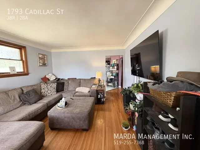 SPACIOUS 3 BED/2 BATH HOME- FINISHED BASEMENT-EAST WINDSOR + UTI in Long Term Rentals in Windsor Region - Image 3