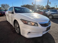 HERE IS A NICE CLEAN WELL MAINTAINED ACCORD COUPE FOR YOU NO ACCIDENT LOOKS AND DRIVES GREAT SOLD CE... (image 2)