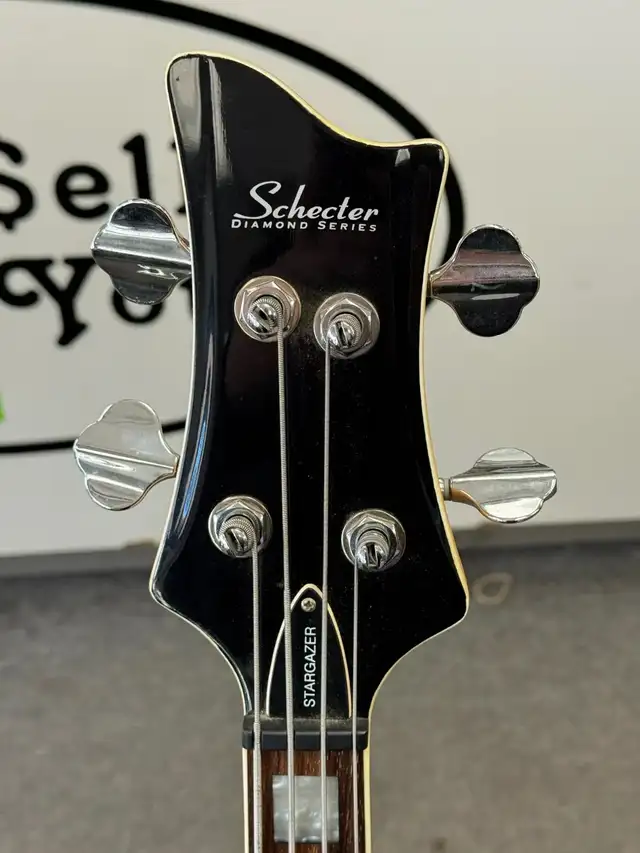 Schecter Stargazer-4 Electric Bass in Guitars in Oakville / Halton Region - Image 3