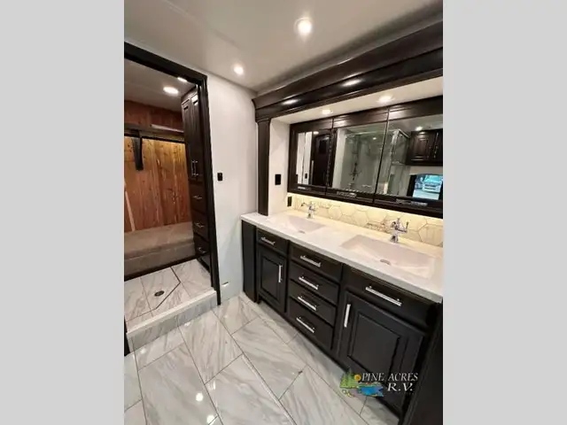 2024 Entegra Coach Anthem 44D 450 h.p. / 1250 ft-Lbs of Torque in RVs & Motorhomes in Moncton - Image 39