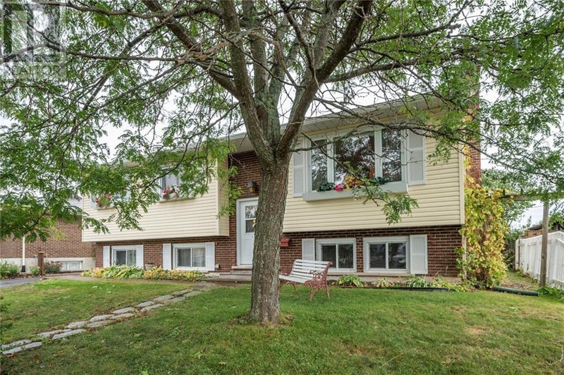 67 SAUNDERS AVENUE South Stormont, Ontario Houses for Sale Cornwall