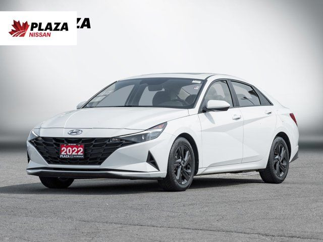 2022 Hyundai Elantra Preferred | Clean Carfax | Sunroof | Blind in Cars & Trucks in Hamilton