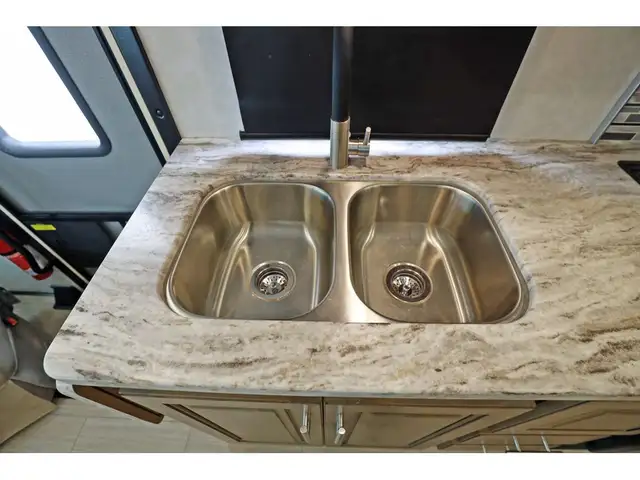 2020 Forest River FR3 34 DS Classe A VR / RV 2 Extension + Foyer in RVs & Motorhomes in Laval / North Shore - Image 17